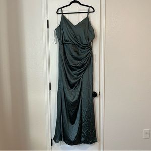 Revelry Rory Satin Fitted V Neck Maxi  Bridesmaid Dress 20 Eucalyptus